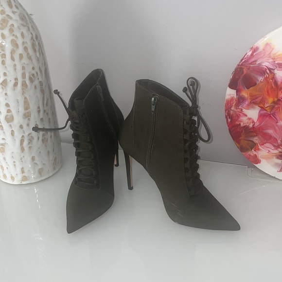 Also booties - Picture 2 of 5